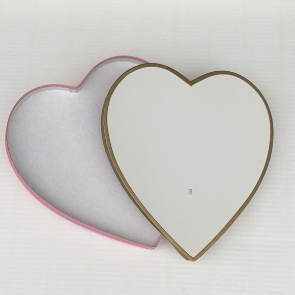 Vintage Pink Ruffled Brach’s Heart Shaped Valentines Chocolate Box - Picture 4 of 10